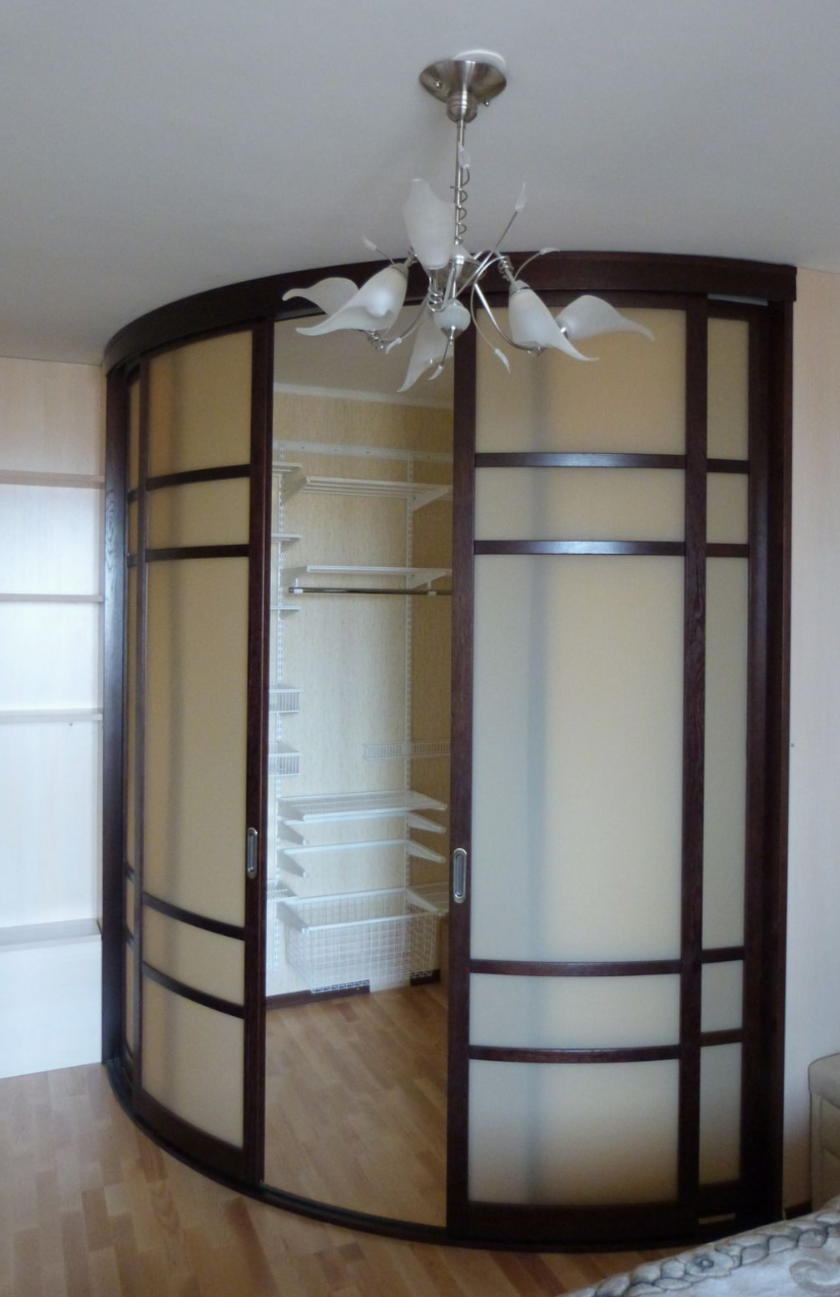 Радиусная полукруглая угловая гардеробная комната Азов