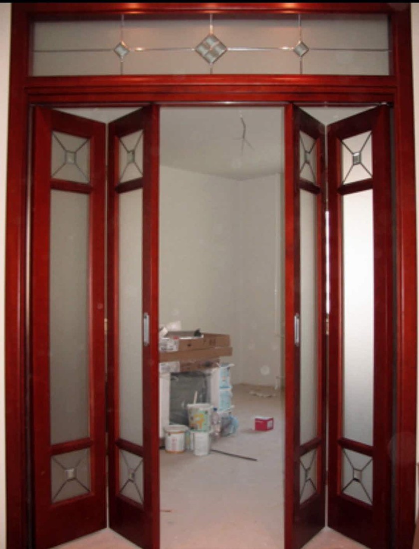 Дверь гармошка с декоративными стеклянными вставками Азов
