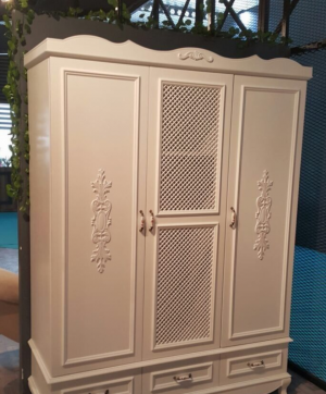 Распашные двери с декоративными накладками Азов